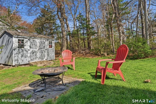 12 Lindros Lane, Waterford, CT 06385