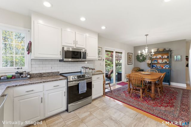 12 Lindros Lane, Waterford, CT 06385