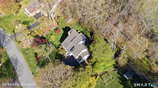 12 Lindros Lane, Waterford, CT 06385