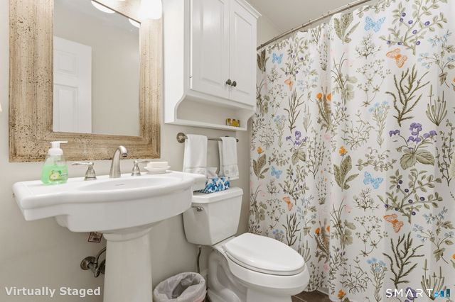 12 Lindros Lane, Waterford, CT 06385