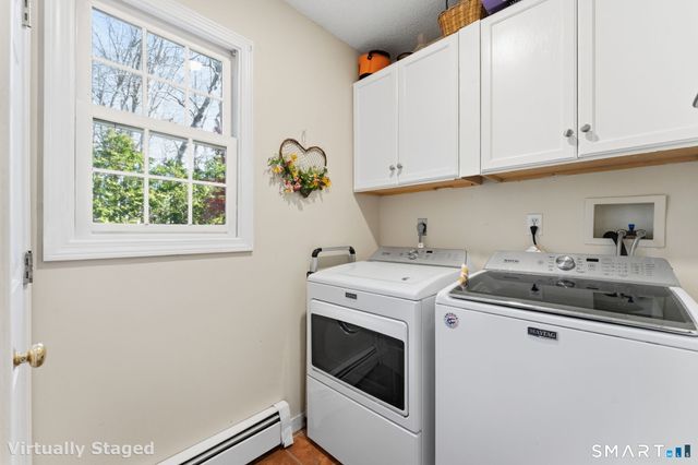 12 Lindros Lane, Waterford, CT 06385