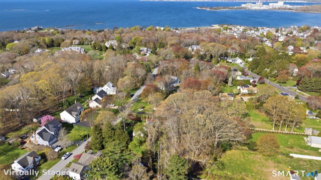12 Lindros Lane, Waterford, CT 06385