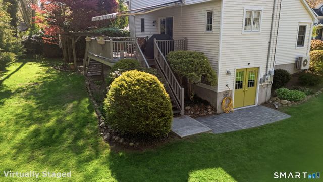 12 Lindros Lane, Waterford, CT 06385