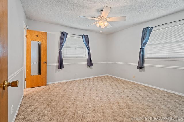 926 Sandstone Drive, Bartlesville, OK 74006