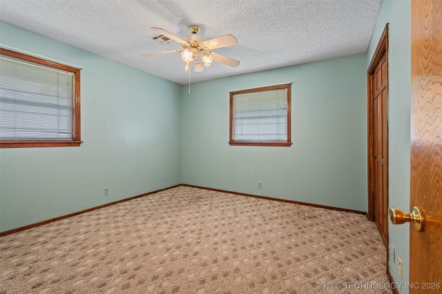 926 Sandstone Drive, Bartlesville, OK 74006