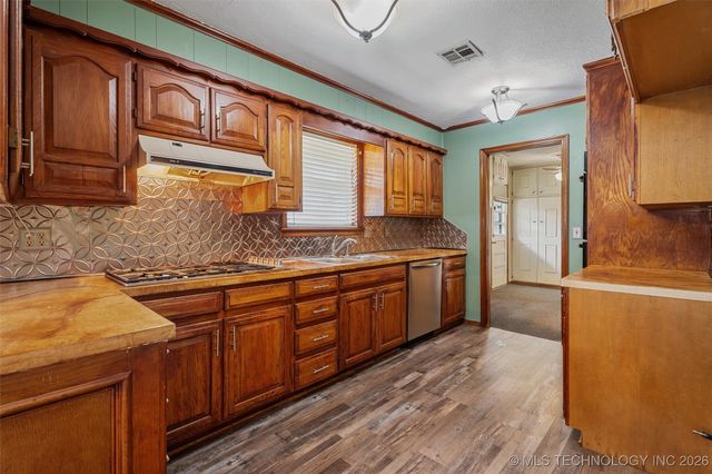 926 Sandstone Drive, Bartlesville, OK 74006