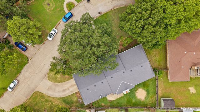 926 Sandstone Drive, Bartlesville, OK 74006