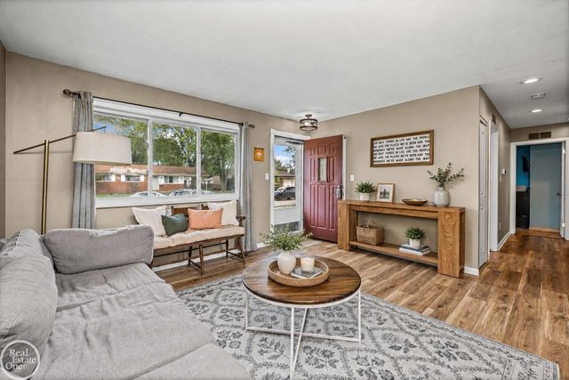 42251 BETLEY Drive, Sterling Heights, MI 48313