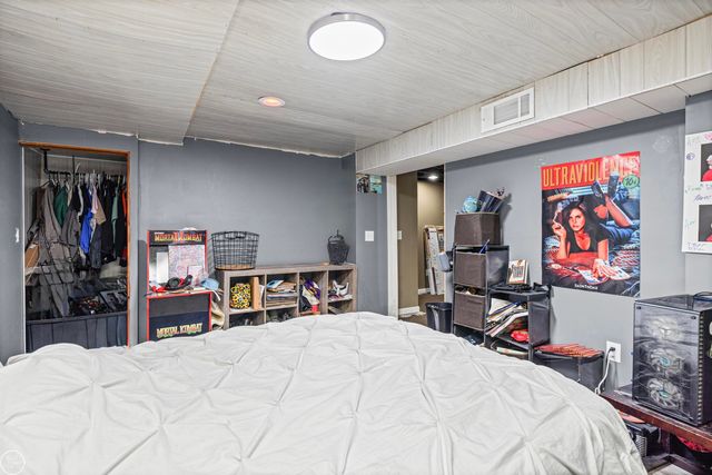 42251 BETLEY Drive, Sterling Heights, MI 48313