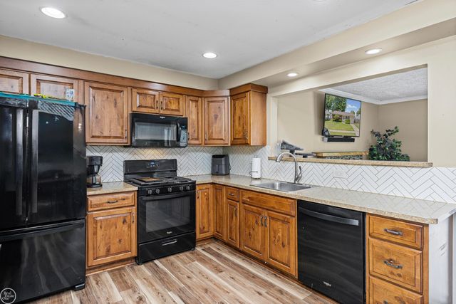 42251 BETLEY Drive, Sterling Heights, MI 48313