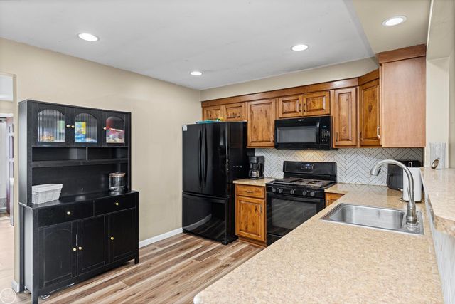 42251 BETLEY Drive, Sterling Heights, MI 48313