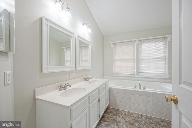 11 WATERFORD DR, Lumberton, NJ 08048