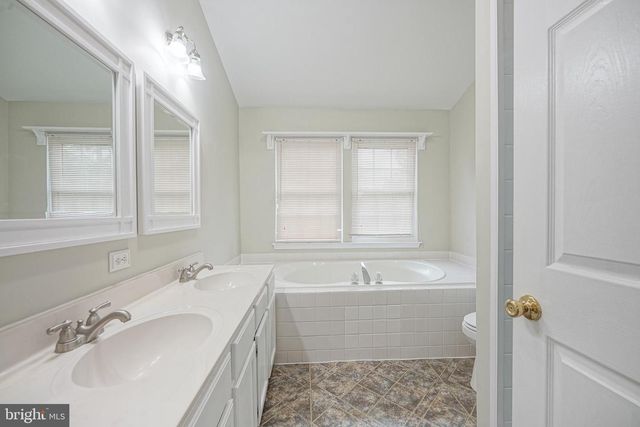 11 WATERFORD DR, Lumberton, NJ 08048