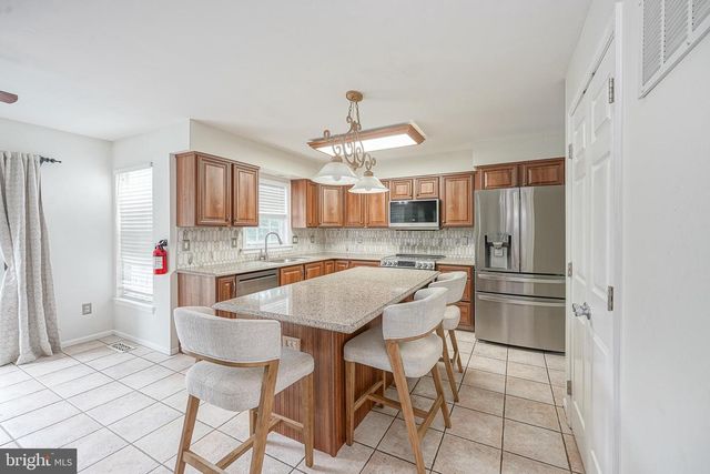 11 WATERFORD DR, Lumberton, NJ 08048