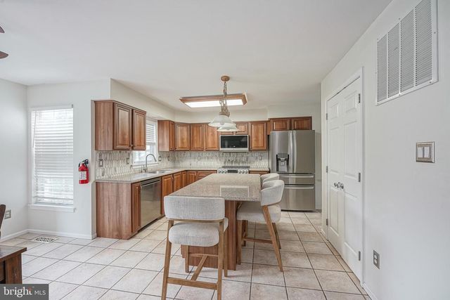 11 WATERFORD DR, Lumberton, NJ 08048