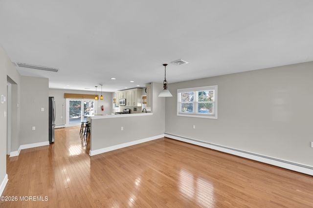 16 Mirador Court, Berkeley, NJ 08721