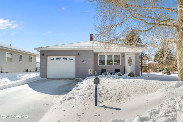 16 Mirador Court, Berkeley, NJ 08721