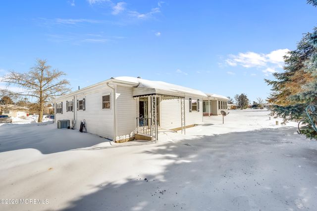 16 Mirador Court, Berkeley, NJ 08721