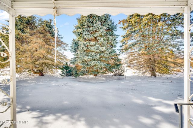 16 Mirador Court, Berkeley, NJ 08721