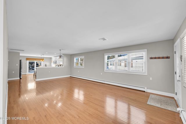 16 Mirador Court, Berkeley, NJ 08721