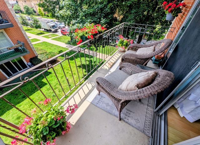 4229 N Keystone Avenue 3H, Chicago, IL 60641