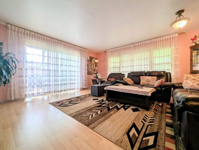 4229 N Keystone Avenue 3H, Chicago, IL 60641