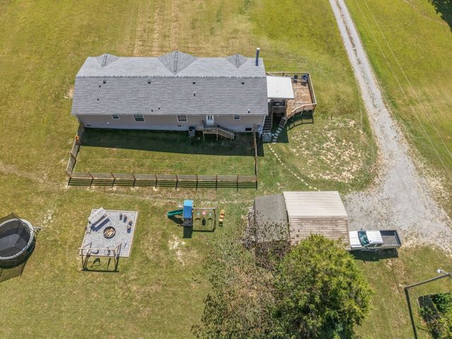 2309 W Mount Vernon Rd, Bethpage, TN 37022