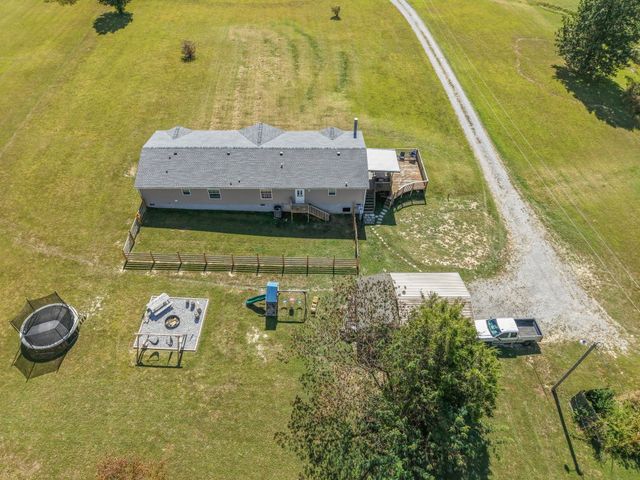 2309 W Mount Vernon Rd, Bethpage, TN 37022