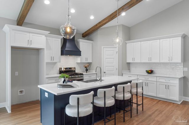 8322 Vickie St, Pensacola, FL 32514