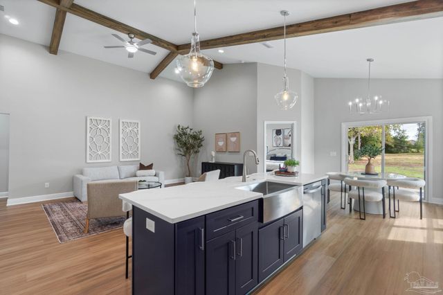 8322 Vickie St, Pensacola, FL 32514