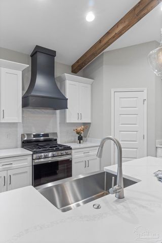 8322 Vickie St, Pensacola, FL 32514