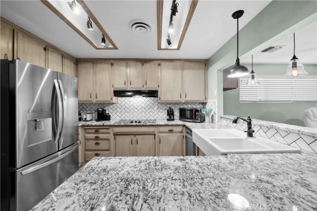 43638 21st Street West, Lancaster, CA 93536