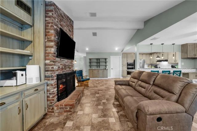 43638 21st Street West, Lancaster, CA 93536