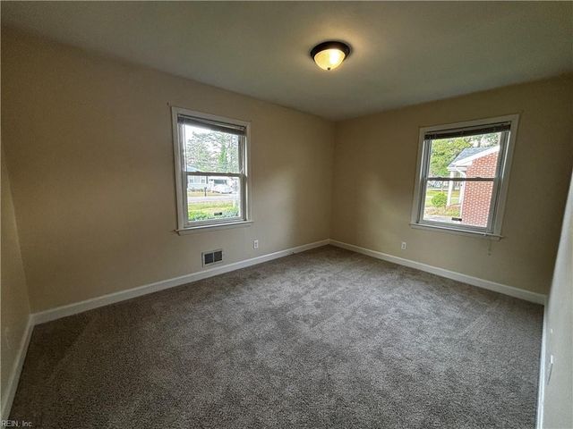 5425 W Norfolk RD, Portsmouth, VA 23703