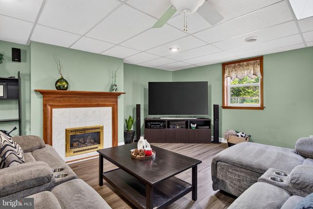12 WOODBRIDGE RD, Gibbsboro, NJ 08026
