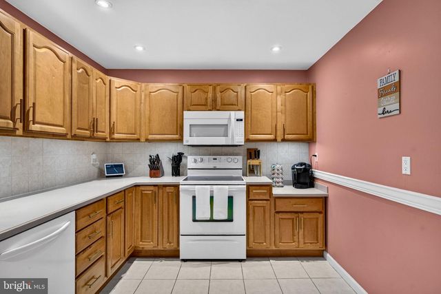 12 WOODBRIDGE RD, Gibbsboro, NJ 08026