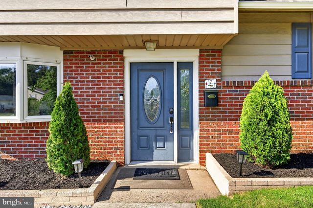 12 WOODBRIDGE RD, Gibbsboro, NJ 08026