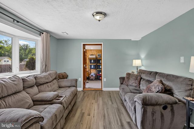 12 WOODBRIDGE RD, Gibbsboro, NJ 08026