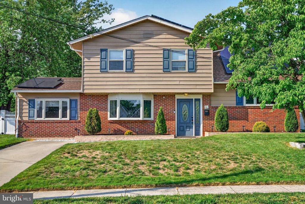 12 WOODBRIDGE RD, Gibbsboro, NJ 08026