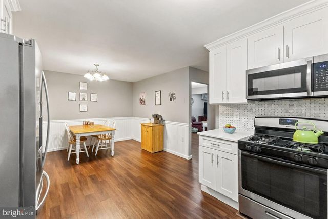 6 DEVONSHIRE CT, Ewing, NJ 08628