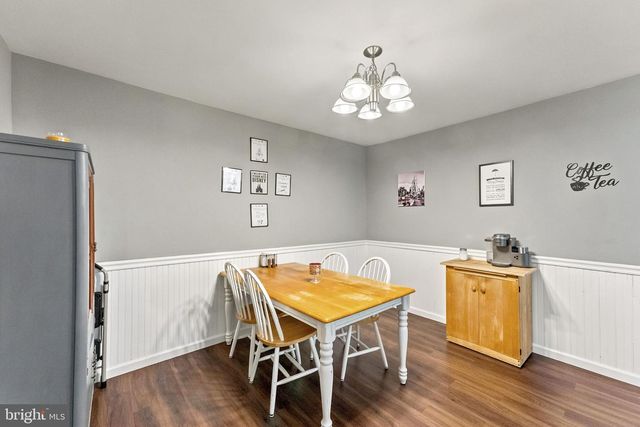 6 DEVONSHIRE CT, Ewing, NJ 08628