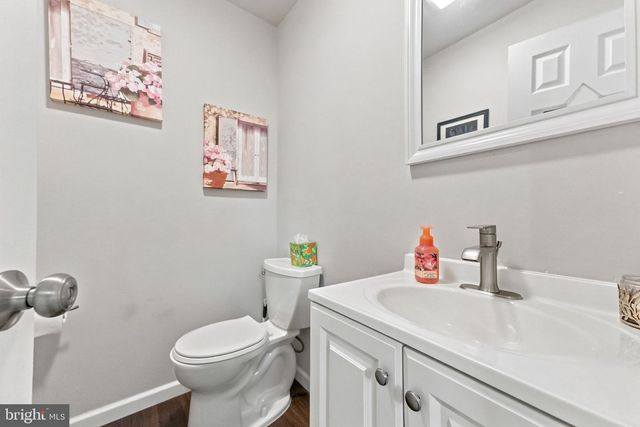 6 DEVONSHIRE CT, Ewing, NJ 08628