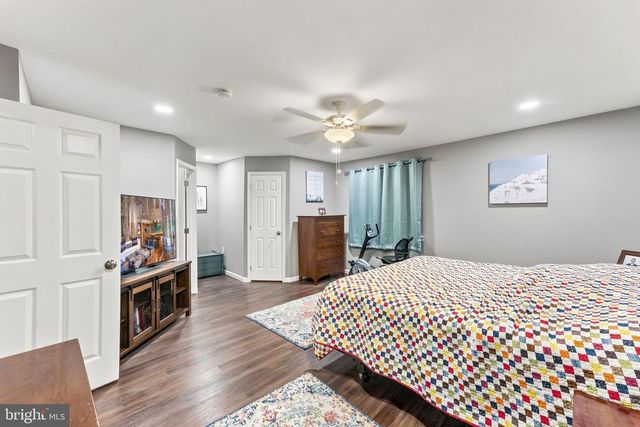 6 DEVONSHIRE CT, Ewing, NJ 08628