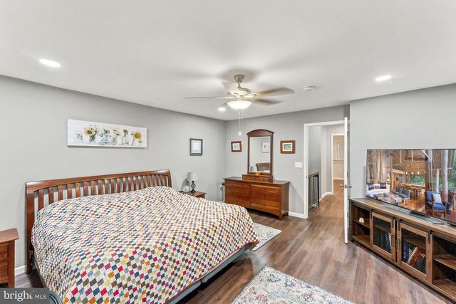 6 DEVONSHIRE CT, Ewing, NJ 08628