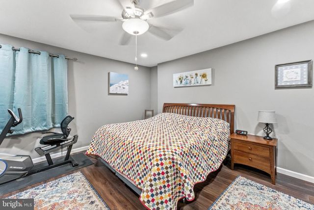 6 DEVONSHIRE CT, Ewing, NJ 08628