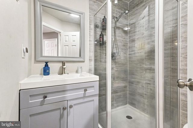 6 DEVONSHIRE CT, Ewing, NJ 08628