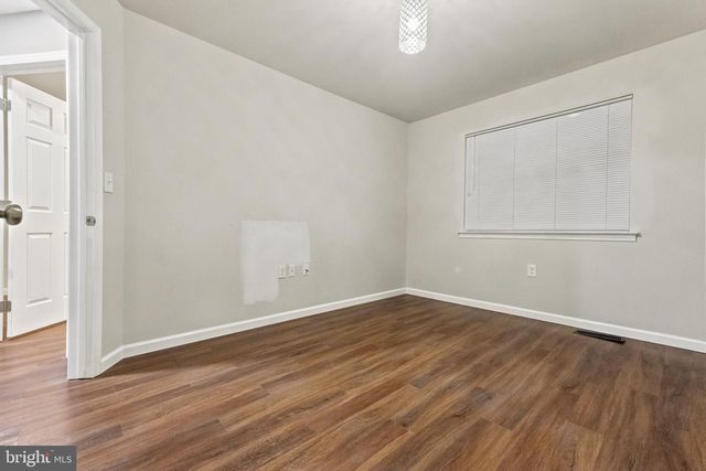 6 DEVONSHIRE CT, Ewing, NJ 08628