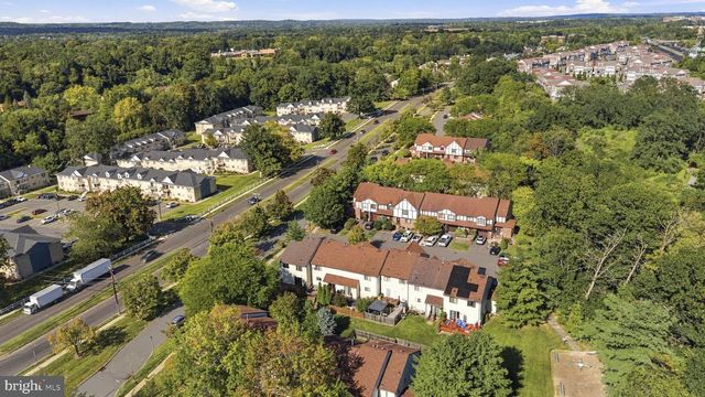 6 DEVONSHIRE CT, Ewing, NJ 08628
