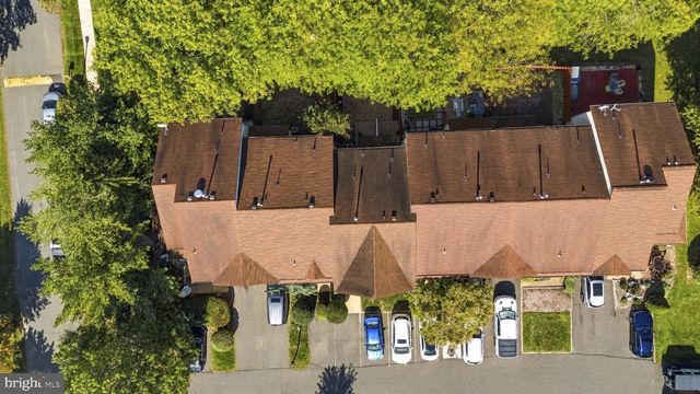 6 DEVONSHIRE CT, Ewing, NJ 08628