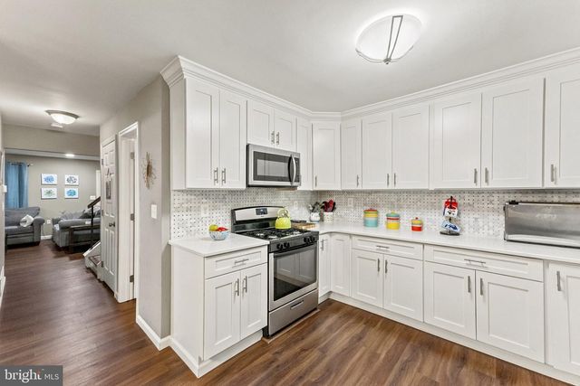 6 DEVONSHIRE CT, Ewing, NJ 08628